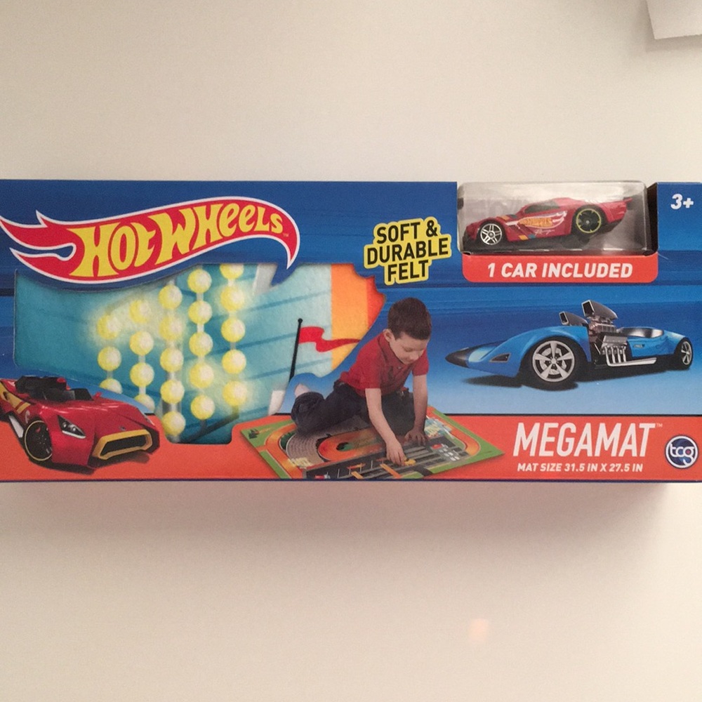 HOT WHEELS MEGAMAT w/ CAR 🚗 NEW in BOX
